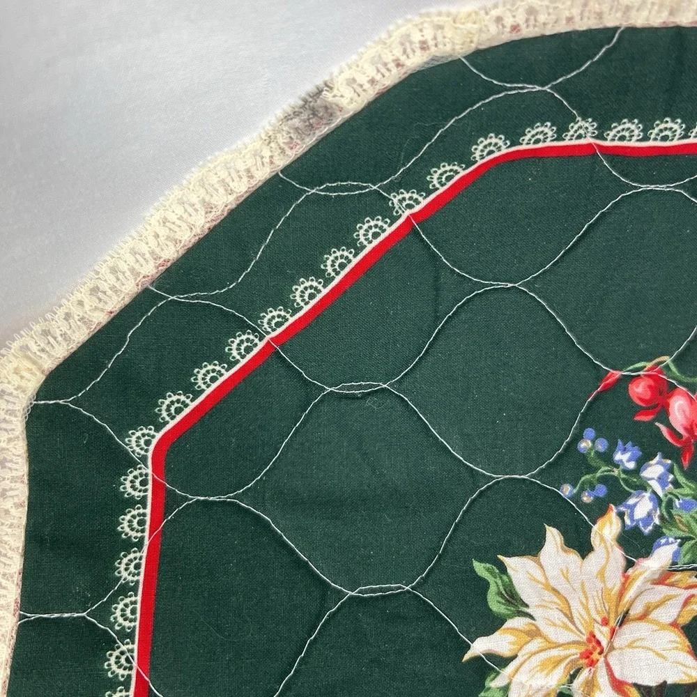 Vintage Quilted Floral Placemats Set‎ of 4 Green Red Cottagecore Holiday Roses